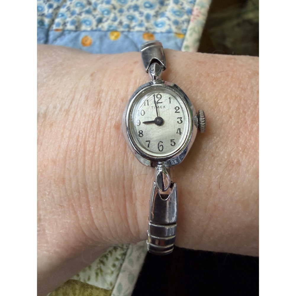 Timex Wristwatch Women Small Silver Good Vintage Oval Manual Wind Cocktail Watch